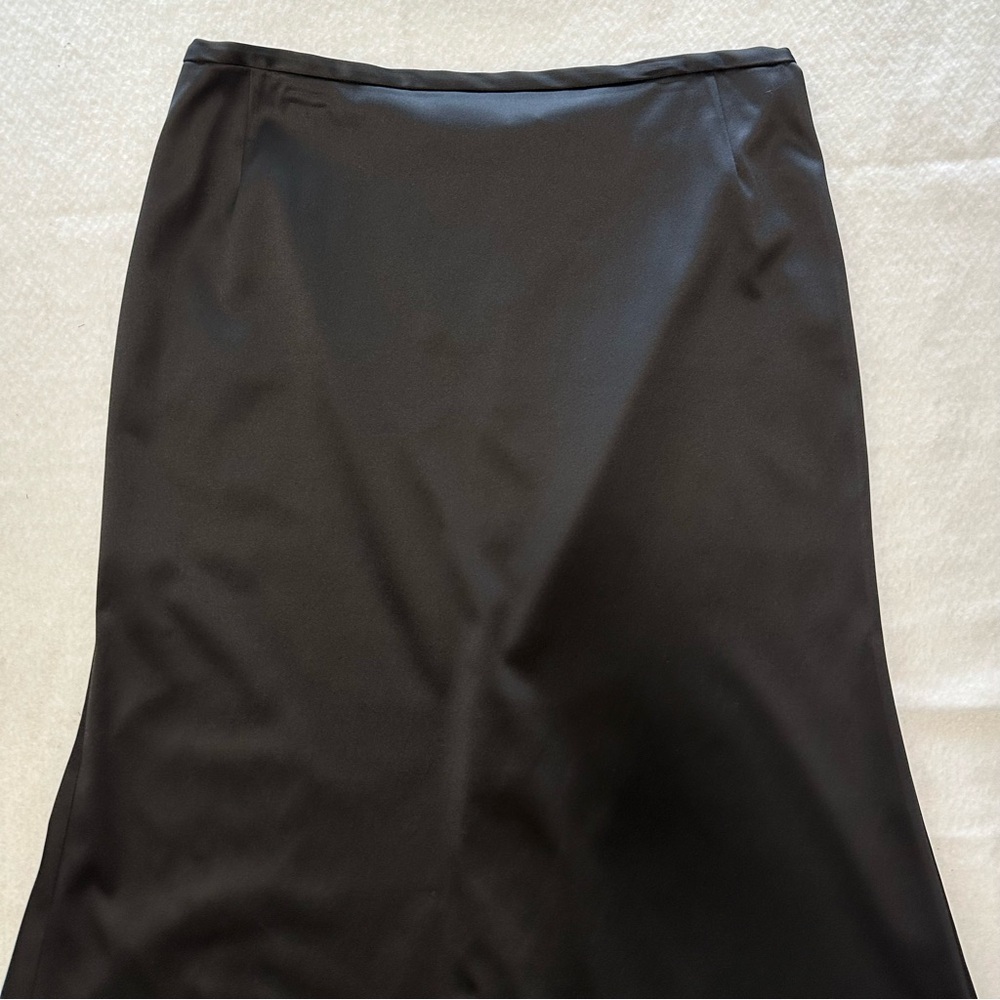 JS Collections Black Satin Maxi Skirt - Picture 3 of 11